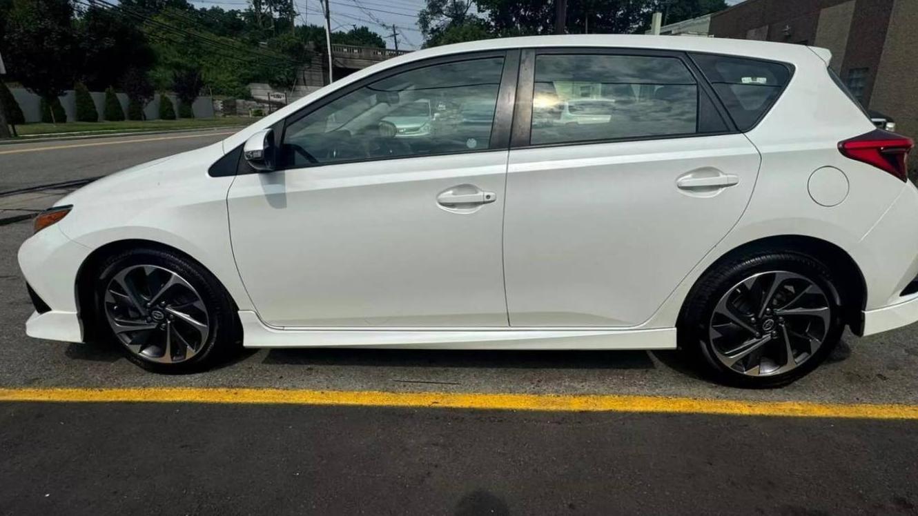 TOYOTA SCION IM 2016 JTNKARJE8GJ517938 image